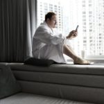 Divan Medical - Patient on phone
